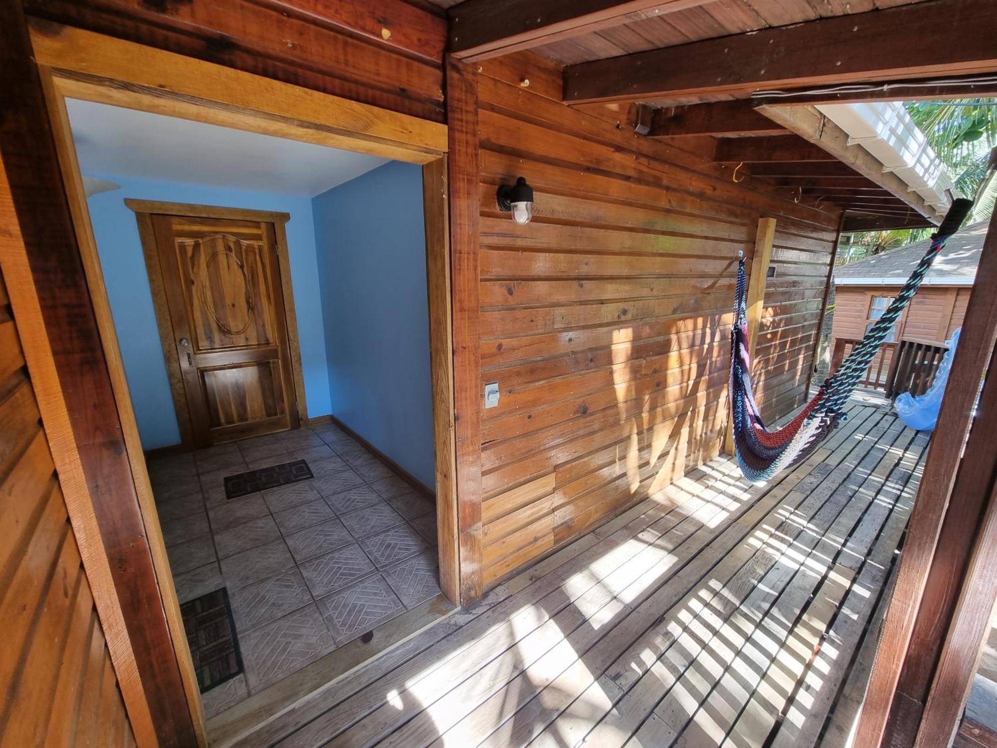 Bananarama Dive & Beach Resort West Bay Habitación foto