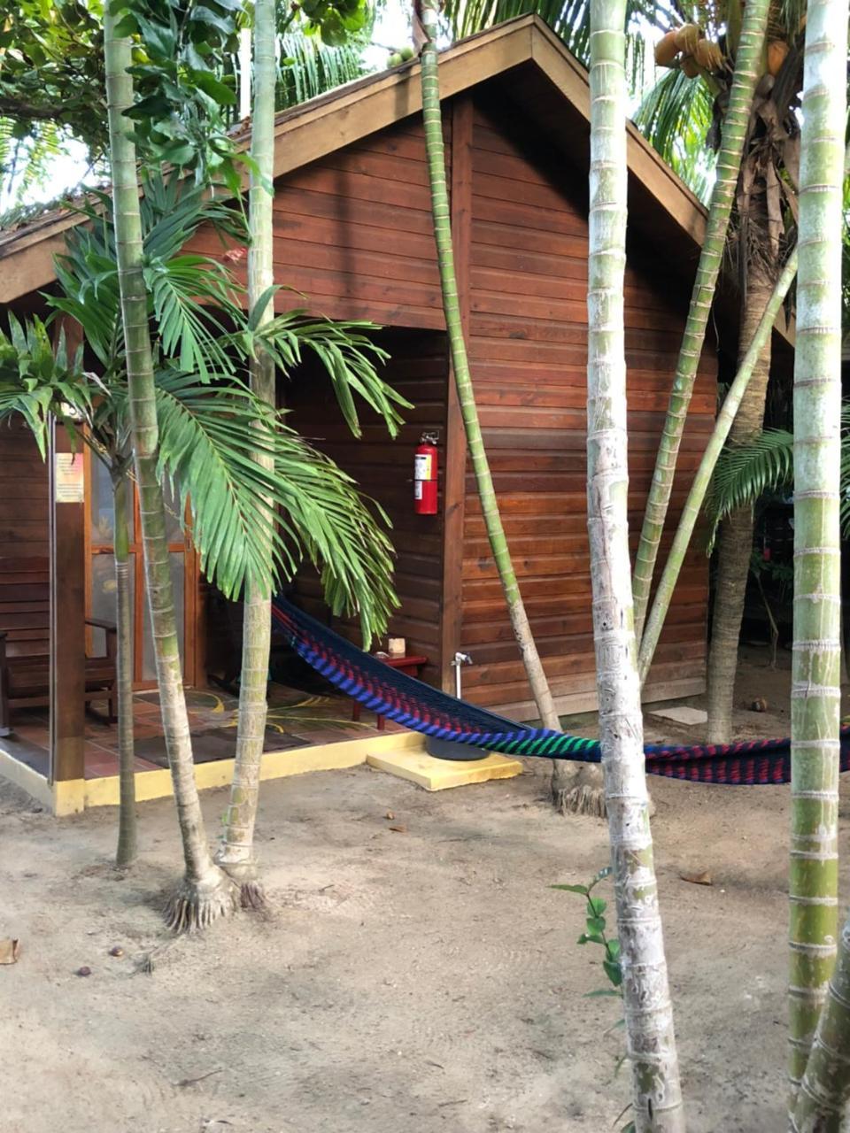 Bananarama Dive & Beach Resort West Bay Exterior foto